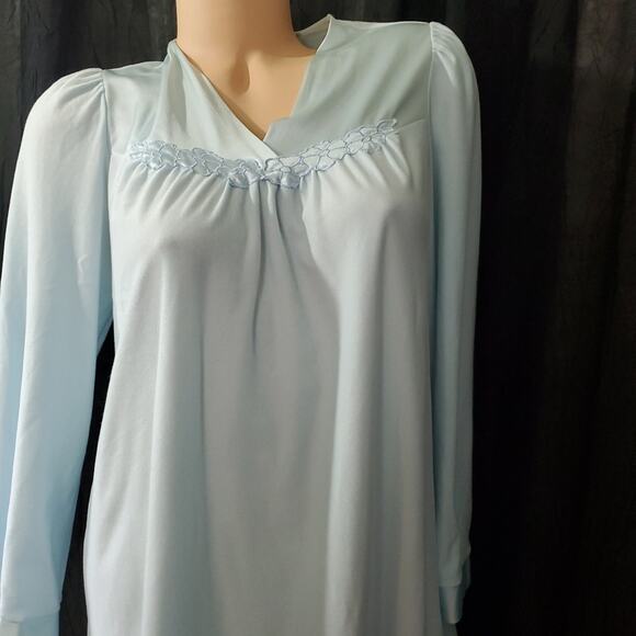 USA VINTAGE VANITY FIR Nightgown SOFT BLUE FLANNEL Nylon Antron WOMEN'S SMALL - Picture 2 of 11